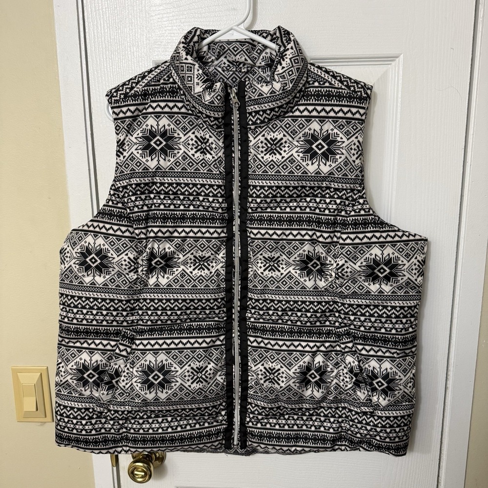 Lands End Women's Size 1X Down Puffer Vest Snowflake Fair Isle Black & White